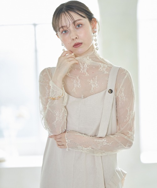 Cookie Chocolate(クッキーチョコレート)の「ハイネックレースシースルートップス(Tシャツ/カットソー・レディース・ベージュ/サックスブルー/アイボリー・MEDIUM)」の2枚目の写真