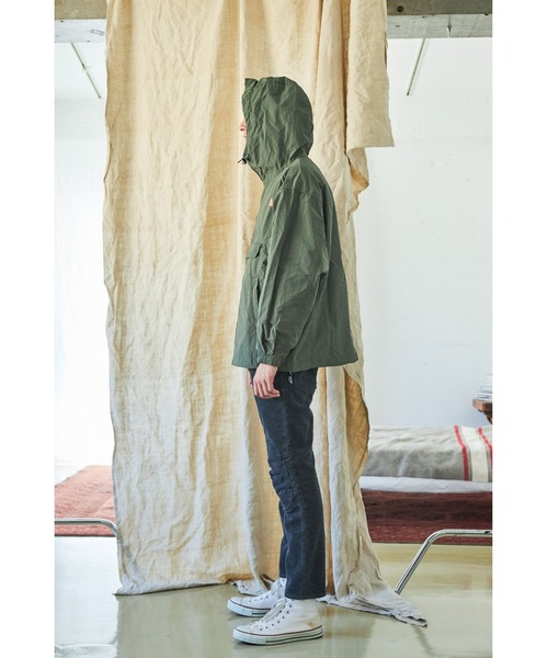 And A(アンドエー)の「AlexanderLeeChang アレキサンダーリーチャン / 5050 ANORAK バイカラー配色切り替えパッカブル 刺繍アノラックパーカー / AC032105(ナイロンジャケット・メンズ・ネイビー/ピンク/カーキ・3/2)」の13枚目の写真