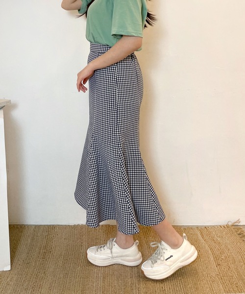 CEMONEMO（セモネモ）の「ワッシャー加工 ギンガムチェック フレアスカート（スカート・レディース・ライトブルー/ベージュ/ネイビー・FREE）」の3枚目の写真