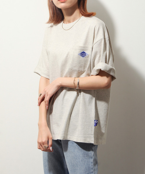 PEN FIELD(ペンフィールド)の「【別注】【PEN FIELD】ピスネームワンポイント胸ポケットオーバーサイズ半袖Tシャツ(Tシャツ/カットソー・レディース・ホワイト/ブラック/ベージュ/ネイビー/カーキ/オートミール/ブラック系・MEDIUM/LARGE/X-LARGE)」の5枚目の写真