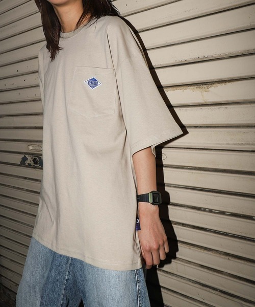 PEN FIELD(ペンフィールド)の「【別注】【PEN FIELD】ピスネームワンポイント胸ポケットオーバーサイズ半袖Tシャツ(Tシャツ/カットソー・レディース・ホワイト/ブラック/ベージュ/ネイビー/カーキ/オートミール/ブラック系・MEDIUM/LARGE/X-LARGE)」の4枚目の写真