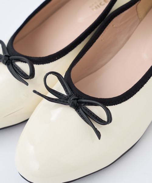 one after another NICE CLAUP（ワンアフターアナザーナイスクラップ）の「ヒールアップバレエシューズ（パンプス・レディース・レッド/ゴールド・LL/S/M/L）」の6枚目の写真