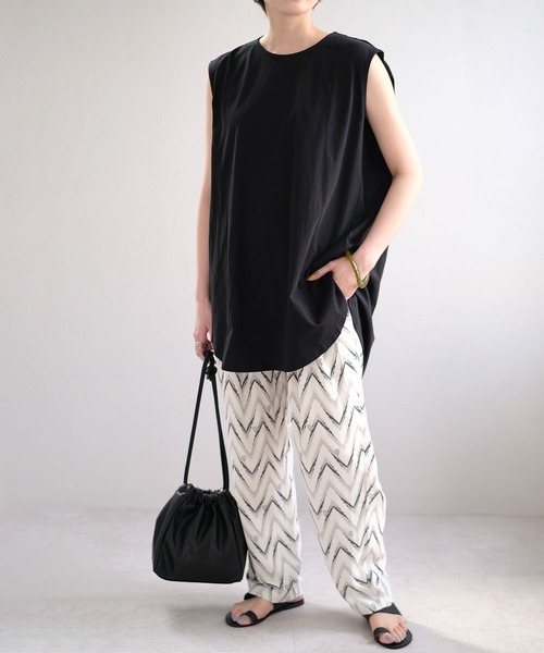 ＡＮＤＪ（アンドジェイ）の「ラウンドヘムタンクトップ（タンクトップ・レディース・ホワイト/チャコール/ブラック/テラコッタ・M）」の19枚目の写真