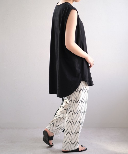 ＡＮＤＪ（アンドジェイ）の「ラウンドヘムタンクトップ（タンクトップ・レディース・ホワイト/チャコール/ブラック/テラコッタ・M）」の21枚目の写真