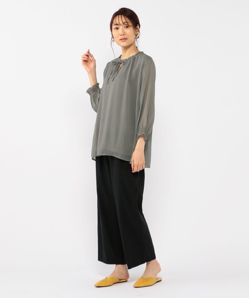 Petit Honfleur(プチオンフルール)の「シフォンレイヤードリボンTブラウス(Tシャツ/カットソー・レディース・ブラック/カーキ/モカ・L/M)」の4枚目の写真