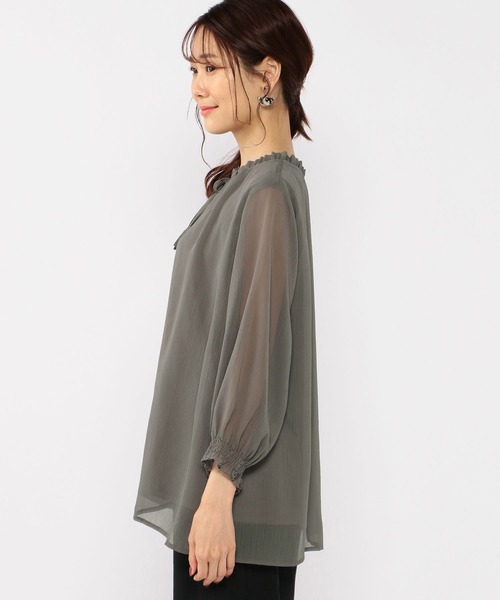 Petit Honfleur(プチオンフルール)の「シフォンレイヤードリボンTブラウス(Tシャツ/カットソー・レディース・ブラック/カーキ/モカ・L/M)」の5枚目の写真
