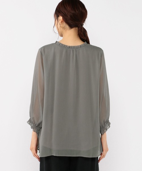 Petit Honfleur(プチオンフルール)の「シフォンレイヤードリボンTブラウス(Tシャツ/カットソー・レディース・ブラック/カーキ/モカ・L/M)」の6枚目の写真