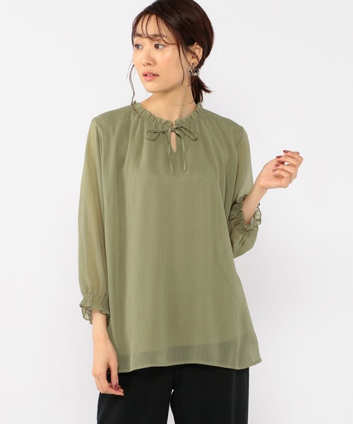 Petit Honfleur(プチオンフルール)の「シフォンレイヤードリボンTブラウス(Tシャツ/カットソー・レディース・ブラック/カーキ/モカ・L/M)」の21枚目の写真