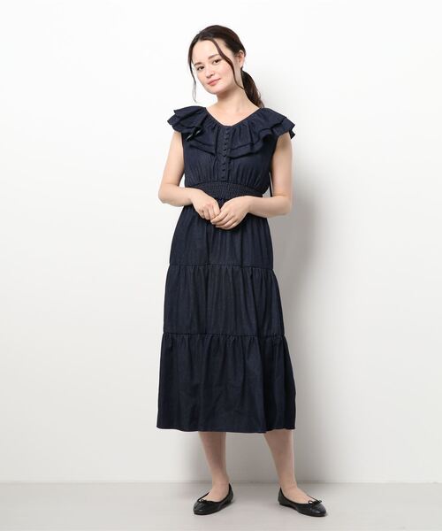 Allamanda（アラマンダ）の「フリル襟ノースリマキシ／ワンピース（ワンピース・レディース・その他6/その他2/ホワイト系2/オフホワイト/ブルー系その他2・M）」の3枚目の写真