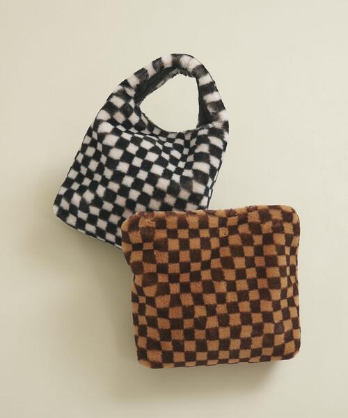 BEAUTY&YOUTH UNITED ARROWS（ビューティーアンドユースユナイテッドアローズ）の「BY フェイクファー チェッカーショルダーバッグ -2WAY- ∴（ショルダーバッグ・レディース・ブラック/ブラウン・FREE）」の22枚目の写真