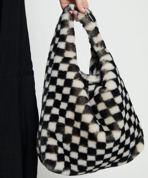 BEAUTY&YOUTH UNITED ARROWS（ビューティーアンドユースユナイテッドアローズ）の「BY フェイクファー チェッカーショルダーバッグ -2WAY- ∴（ショルダーバッグ・レディース・ブラック/ブラウン・FREE）」の11枚目の写真