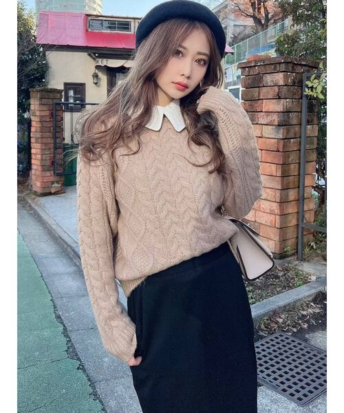 RESEXXY（リゼクシー）の「ハイネックケーブルニットトップス（ニット/セーター・レディース・ホワイト/ブラック/ベージュ・FREE）」の4枚目の写真