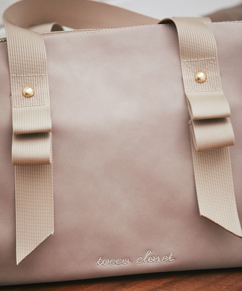 tocco closet(トッコ クローゼット)の「ショルダー付きtocco closet刺繍入り2WAYボストンバッグ(ボストンバッグ・レディース・ピンク/ブラウン・FREE)」の3枚目の写真