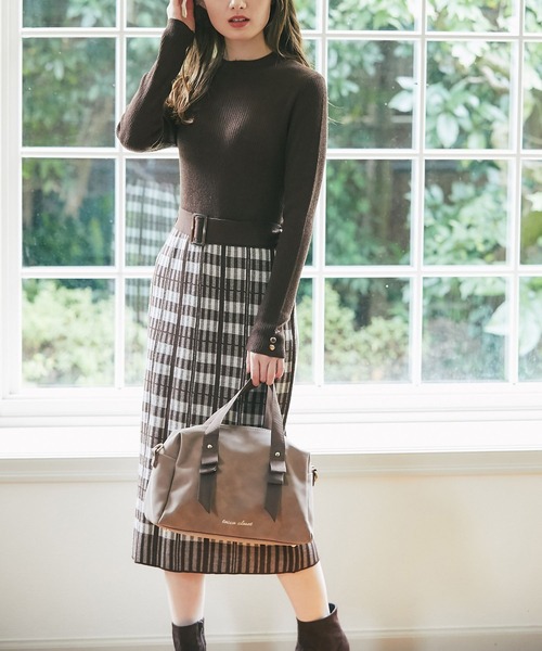 tocco closet(トッコ クローゼット)の「ショルダー付きtocco closet刺繍入り2WAYボストンバッグ(ボストンバッグ・レディース・ピンク/ブラウン・FREE)」の21枚目の写真