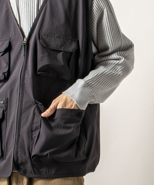 GLOSTER（グロスター）の「【RIP-STOP/リップストップ生地使用】【GLOSTER/グロスター】CAMP VEST キャンプベスト（ベスト・メンズ・ネイビー/ブラック・MEDIUM/LARGE）」の19枚目の写真
