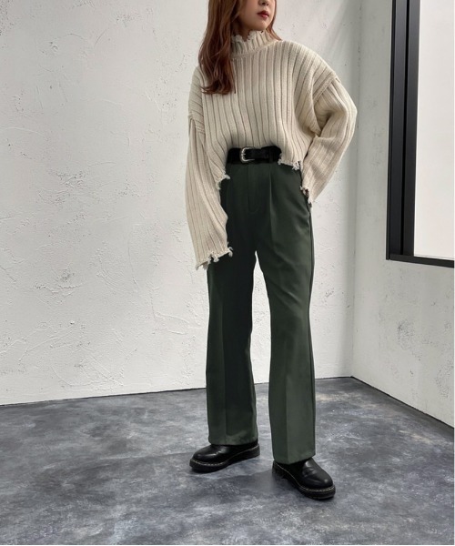 apres jour mignon（アプレジュールミニョン）の「モックネックダメージニット【ZOZOTOWN限定アイテム】（ニット/セーター・レディース・ブラック/ダークグリーン/アイボリー/ダークブルー・X-LARGE/フリー）」の9枚目の写真