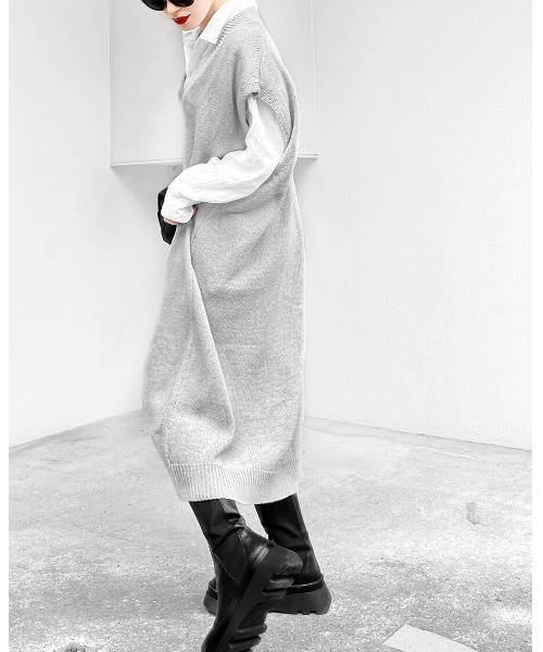 LVEU.(ラブユ.)の「Sleeveless V-neck knit long one-piece / スリーブレスVネックニットロングワンピース(Ai select)(ワンピース・レディース・グレー・FREE)」の13枚目の写真