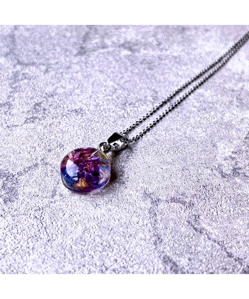 tone(トーン)の「【Willija】《花景》フラワーネックレス(MA)(ネックレス・レディース・ホワイト/パープル/ブルー/レッド/バイオレット/オレンジ/グリーン/アクア/ブラック/ライム/ローズ/ロイヤルブルー/グリーン系2/イエロー/レッド系2/イエロー系3/イエロー系4/ブルー系2/イエロー系2/イエロー系5/ブルー系3・FREE)」の12枚目の写真