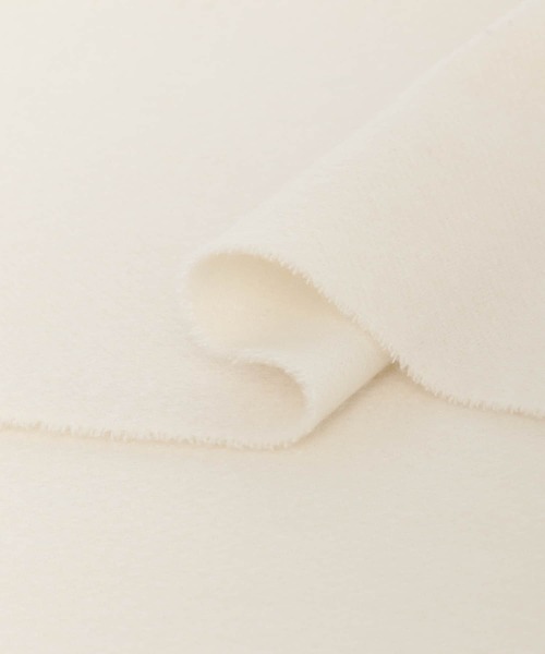 URBAN RESEARCH（アーバンリサーチ）の「カシミヤストール（マフラー・レディース・ベージュ/オフホワイト/バーガンディー・FREE）」の5枚目の写真