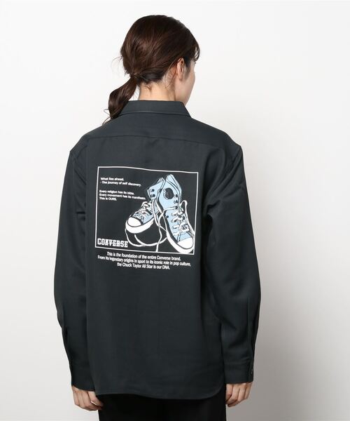 CONVERSE(コンバース)の「CONVERSE/コンバース ビッグシルエット バックプリント オールスター スニーカー トロミシャツ(シャツ/ブラウス・メンズ・ホワイト/ブラック/ベージュ/グレイッシュブルー・LL/M/L)」の6枚目の写真
