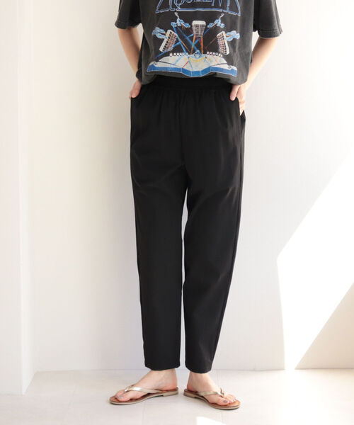 fredy emue(フレディエミュ)の「シーズンレステーパードパンツ(その他パンツ・レディース・ブラック/ブラウン/グリーン/オレンジ・36/38)」の2枚目の写真