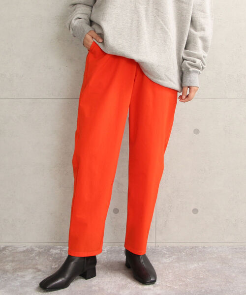 fredy emue(フレディエミュ)の「シーズンレステーパードパンツ(その他パンツ・レディース・ブラック/ブラウン/グリーン/オレンジ・36/38)」の5枚目の写真