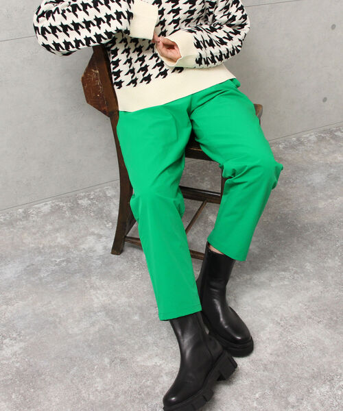 fredy emue(フレディエミュ)の「シーズンレステーパードパンツ(その他パンツ・レディース・ブラック/ブラウン/グリーン/オレンジ・36/38)」の7枚目の写真