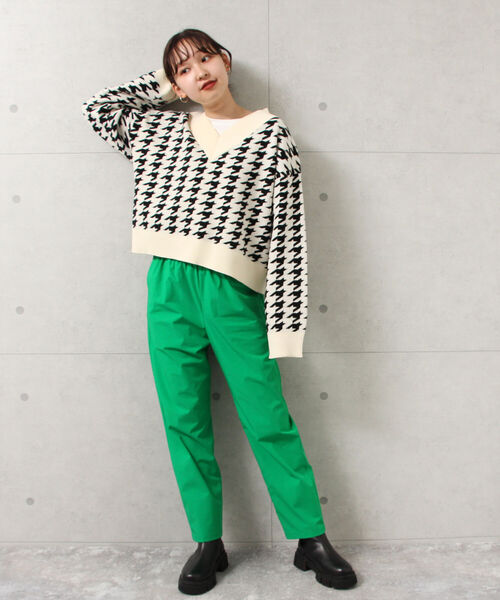 fredy emue(フレディエミュ)の「シーズンレステーパードパンツ(その他パンツ・レディース・ブラック/ブラウン/グリーン/オレンジ・36/38)」の8枚目の写真