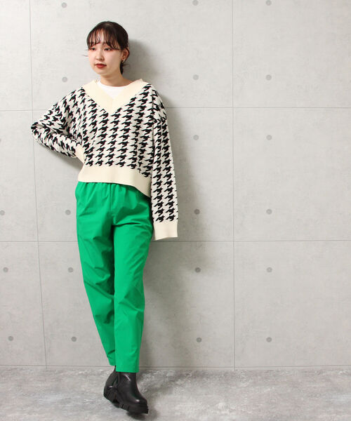 fredy emue(フレディエミュ)の「シーズンレステーパードパンツ(その他パンツ・レディース・ブラック/ブラウン/グリーン/オレンジ・36/38)」の9枚目の写真