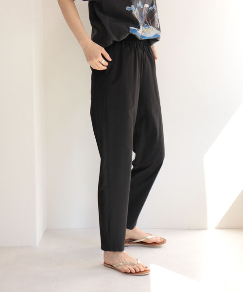 fredy emue(フレディエミュ)の「シーズンレステーパードパンツ(その他パンツ・レディース・ブラック/ブラウン/グリーン/オレンジ・36/38)」の21枚目の写真