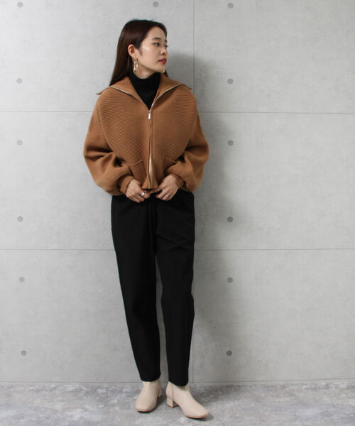 fredy emue(フレディエミュ)の「シーズンレステーパードパンツ(その他パンツ・レディース・ブラック/ブラウン/グリーン/オレンジ・36/38)」の22枚目の写真