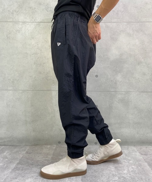 新品ニューエラ　メンズ　ナイロンパンツ　トラックパンツ　Sサイズ NEWERA ニューエラ メンズ サイドロゴ トラックパンツ ナイロンパンツ