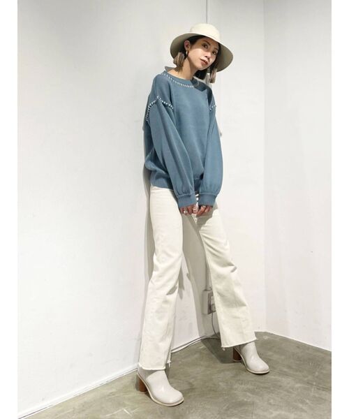 EMODA（エモダ）の「ステッチルーズニット（ニット/セーター・レディース・ホワイト/ブラック/ブルー・FREE）」の4枚目の写真