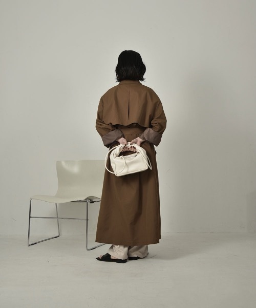lawgy(ラウジー)の「twist handle 2way bag(ハンドバッグ・レディース・ブラック/ベージュ/アイボリー・FREE)」の10枚目の写真