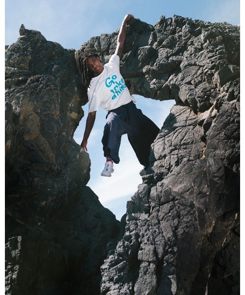 Gramicci(グラミチ)の「【GRAMICCI / グラミチ】TAKE A HIKE TEE テイクアハイクTシャツ(Tシャツ/カットソー・メンズ・ネイビー/パープル系その他/ホワイト/ブラック・M/S/XXL/L/XL)」の10枚目の写真