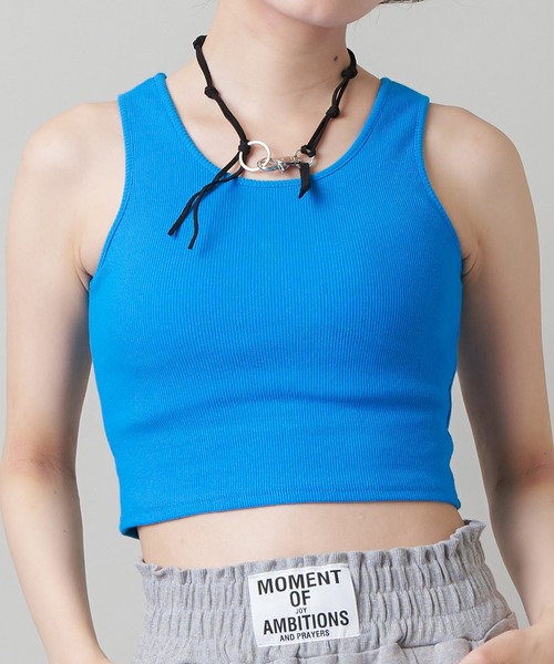 SPINNS（スピンズ）の「【一枚で着れるカップ付き】リブアメスリタンク（タンクトップ・レディース・ホワイト/ブラック/サックスブルー/グリーン/オートミール/ブラウン/ネイビー/オレンジ/レッド/ピンク/アイボリー/ピンク系その他/グリーン系その他/ブルー・ONESIZE/XS/M/S）」の10枚目の写真