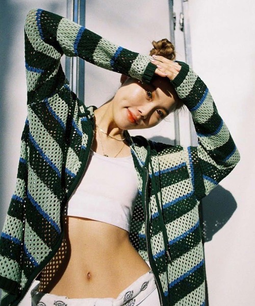 atmos pink（アトモスピンク）の「atmos pink メッシュニットZIPパーカー（パーカー・レディース・オレンジ/グリーン/アイボリー・FREE）」の3枚目の写真