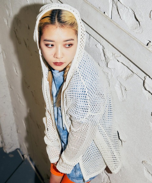 atmos pink（アトモスピンク）の「atmos pink メッシュニットZIPパーカー（パーカー・レディース・オレンジ/グリーン/アイボリー・FREE）」の2枚目の写真