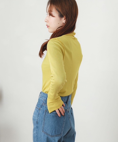 SENSE OF PLACE by URBAN RESEARCH（センスオブプレイスバイアーバンリサーチ）の「メローリブハイネックトップ（Tシャツ/カットソー・レディース・イエロー/ブラック/オフホワイト/ミント・ONE）」の17枚目の写真