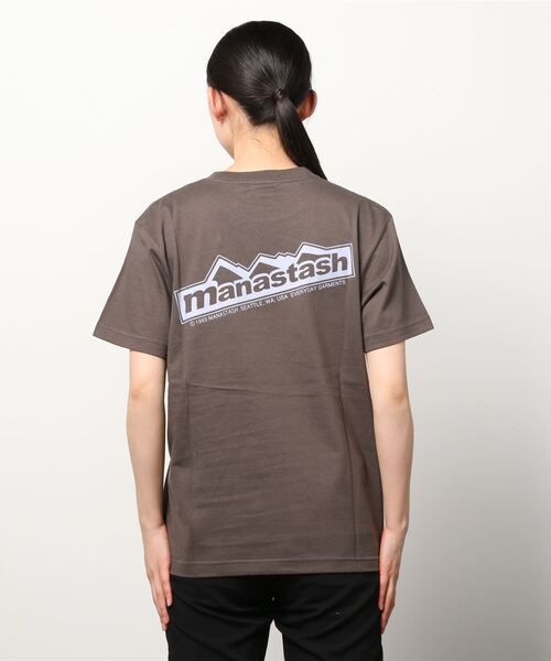 MANASTASH(マナスタッシュ)の「MANASTASH/マナスタッシュ W's BACK LOGO TEE ウィメンズ バックロゴTシャツ(Tシャツ/カットソー・レディース・ベビーピンク/ラベンダー/チャコール/ホワイト・MEDIUM)」の3枚目の写真