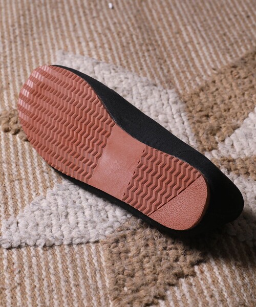 FREAK'S STORE（フリークスストア）の「WEB限定 ライトウェイト サガラ刺繍 カンフーシューズ/スリッポン（スリッポン・メンズ・ブラック系その他4/ブラック系その他/ブラック系その他2/ブラック系その他3・26.0cm/23.0cm/27.0cm/24.0cm/28.0cm/25.0cm）」の16枚目の写真