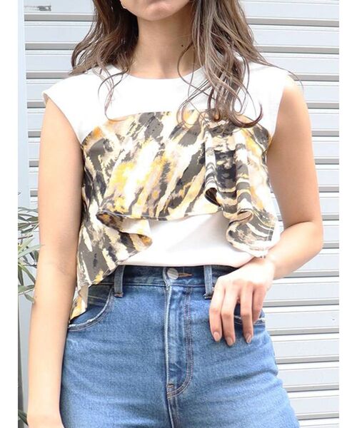 MURUA(ムルーア)の「ドレープドッキングカットタンク(タンクトップ・レディース・ホワイト/ブラック・FREE)」の1枚目の写真