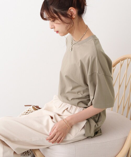 DRESKIP(ドレスキップ)の「◆【遮熱/接触冷感/UVカット/追加生産】AIR SHIELD オーバーサイズTシャツ(Tシャツ/カットソー・レディース・オフホワイト/オリーブ/ライトグリーン/グレー系その他/ライトベージュ/ブラック系2・02/03/04)」の5枚目の写真