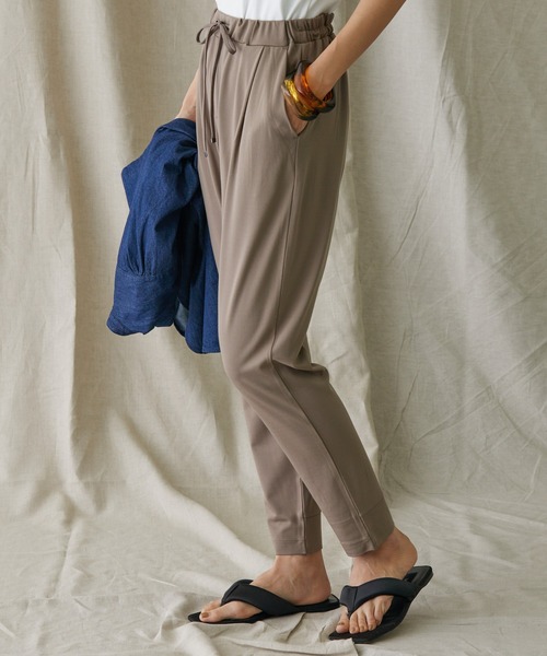 AMERICAN HOLIC（アメリカンホリック）の「スリムリラックスカットパンツ（その他パンツ・レディース・ブラック/モカ・L/M/S）」の2枚目の写真