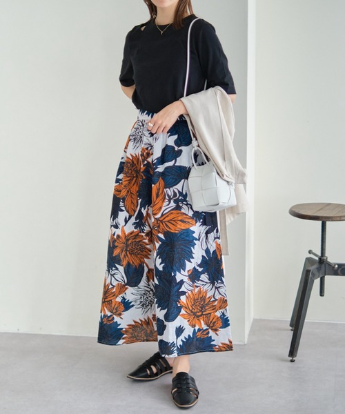 COLONY 2139（コロニートゥーワンスリーナイン）の「ボタニカル柄マキシスカート（スカート・レディース・オフホワイト/カーキ・FREE）」の21枚目の写真