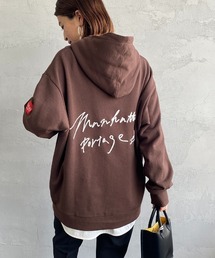 【SMART 12月号掲載】[MANHATTAN PORTAGE/マンハッタンポーテージ] 別注 手書き風バックロゴ刺繍スウェットパーカー