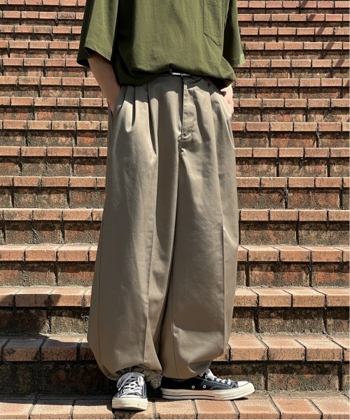 kutir（クティール）の「スケートボードワイドパンツ（チノパンツ・メンズ・ブルー/ベージュ/グリーン/ブラック・MEDIUM/SMALL/LARGE）」の3枚目の写真