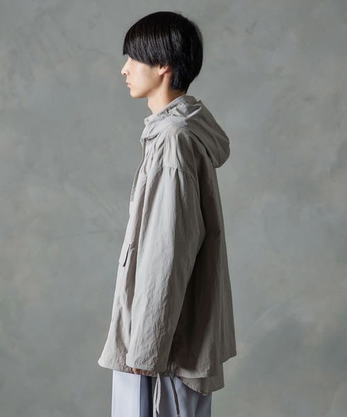 NILWAY（ニルウェイ）の「サイドコードビッグポケットルーズアノラックナイロンパーカー（ナイロンジャケット・メンズ・ライトグレー/ブラック/ブルー/チャコール・MEDIUM/LARGE）」の15枚目の写真