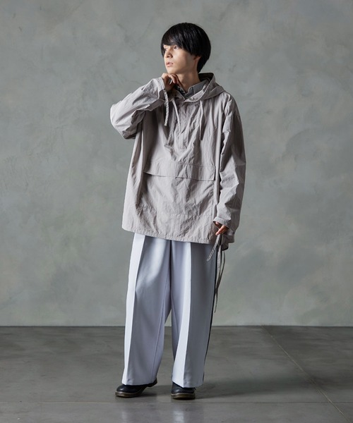 NILWAY（ニルウェイ）の「サイドコードビッグポケットルーズアノラックナイロンパーカー（ナイロンジャケット・メンズ・ライトグレー/ブラック/ブルー/チャコール・MEDIUM/LARGE）」の18枚目の写真