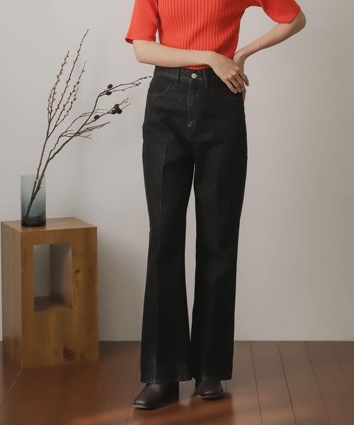 SENSE OF PLACE by URBAN RESEARCH（センスオブプレイスバイアーバンリサーチ）の「センタープレスフレアデニム（デニムパンツ・レディース・ブラック/ベージュ/グリーン/ライトインディゴブルー/ワンウォッシュ・SMALL/MEDIUM/X-SMALL/TALL）」の10枚目の写真